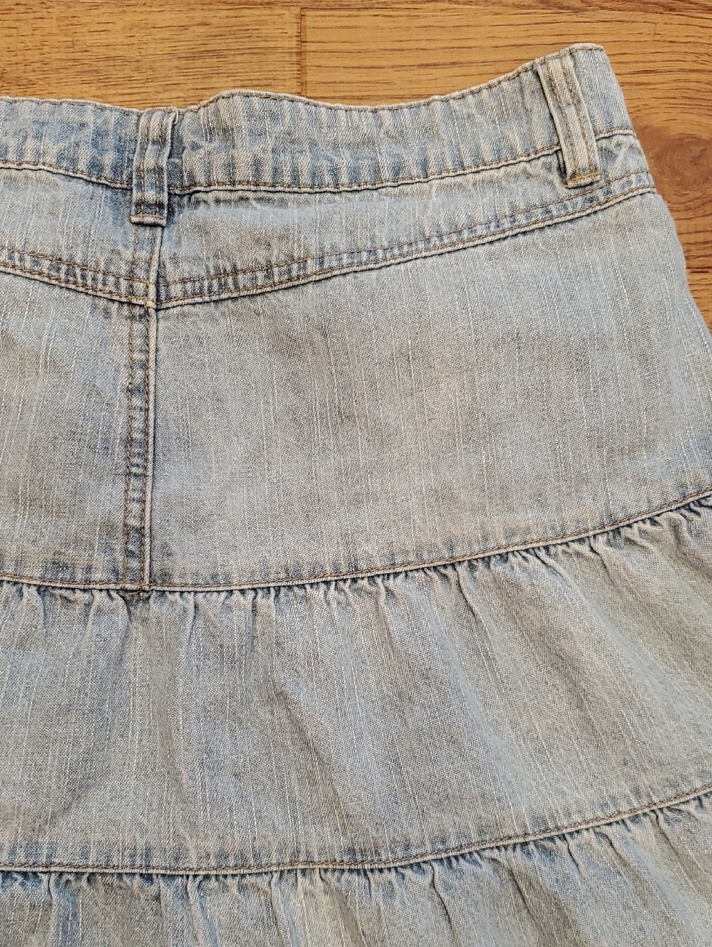 One Tuff Babe Jeanswear Light Wash Denim Tiered Skirt Womens 9 /10 Ruffled Denim - Picture 12 of 15